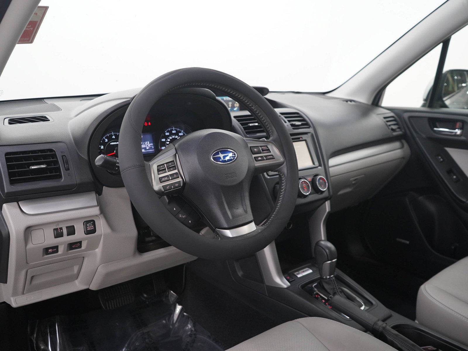 Used 2015 Subaru Forester 2.5i Touring w/ Eyesight & Navigation System AWD/4WD image 25