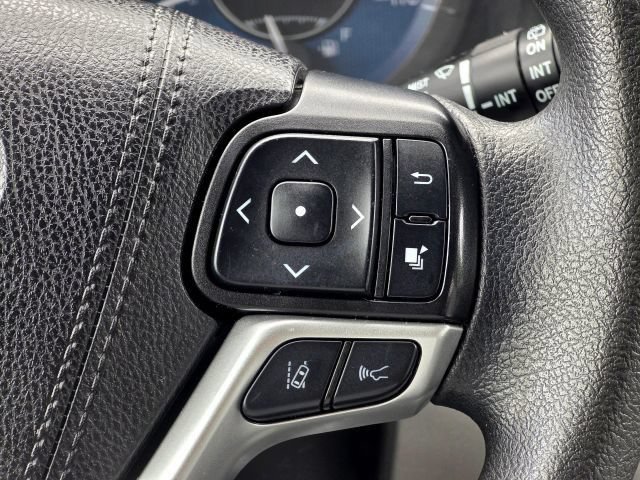 Used 2019 Toyota Sienna LE w/ LE Preferred Package FWD image 14