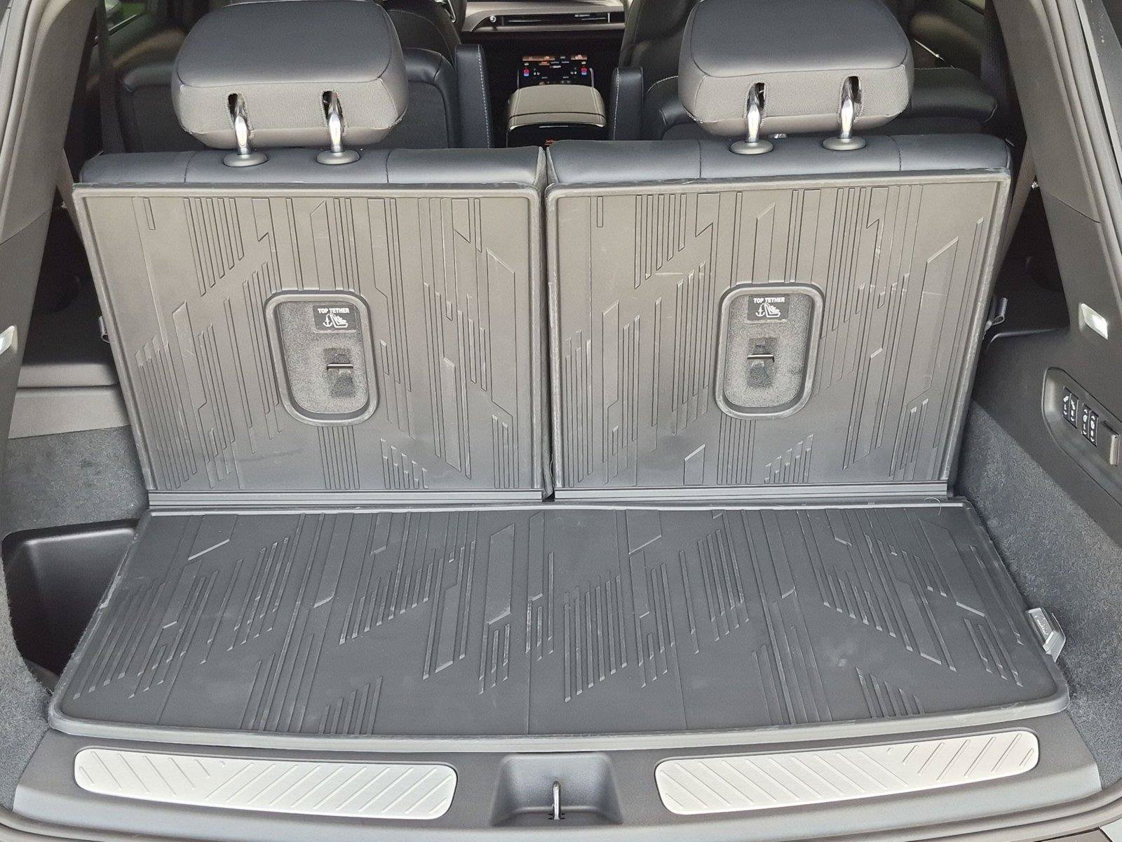 New 2027 Cadillac Vistiq Sport w/ LPO, Floor Liner Package AWD/4WD image 30