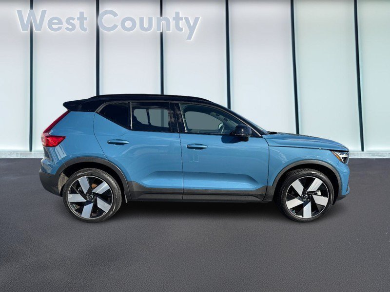 Used 2023 Volvo XC40 Recharge Ultimate w/ Protection Package Premier AWD/4WD image 2