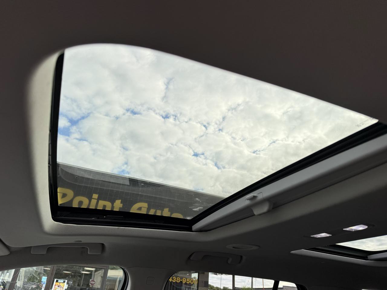 Used 2020 Chevrolet Traverse RS AWD/4WD image 36
