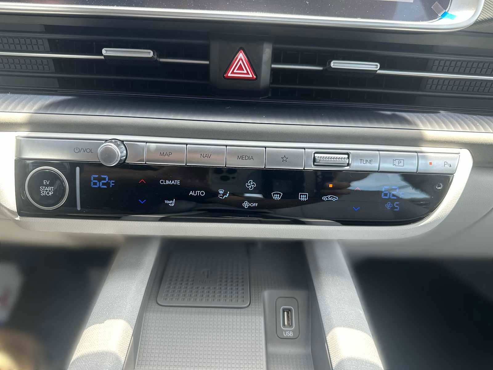 Used 2025 Hyundai Ioniq 6 SEL image 16