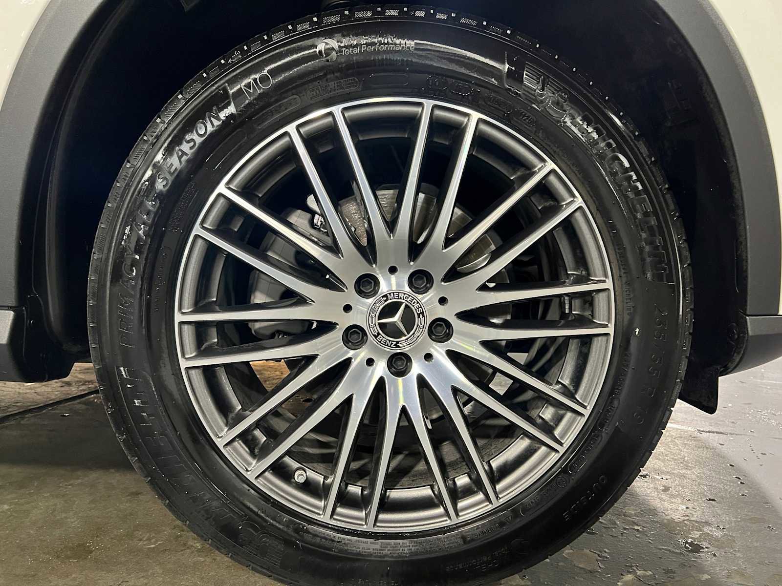 Used 2025 Mercedes-Benz GLC 300 4MATIC image 9