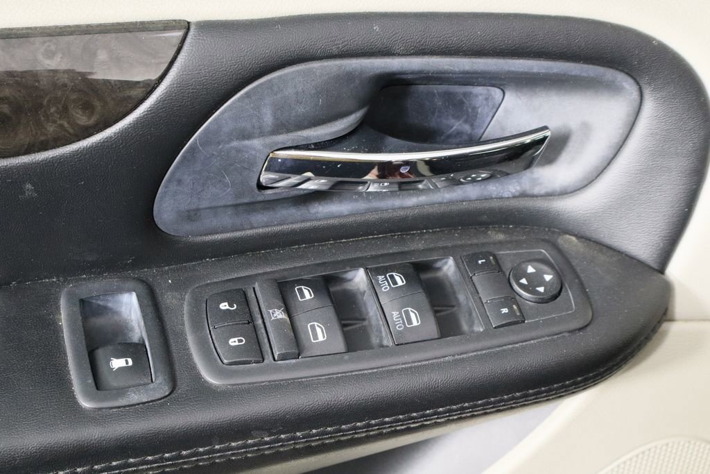 Used 2019 Dodge Grand Caravan SE image 23