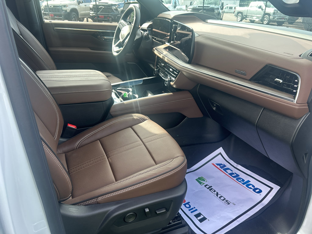 Used 2026 Chevrolet Tahoe High Country w/ LPO, Illumination Package RWD image 19