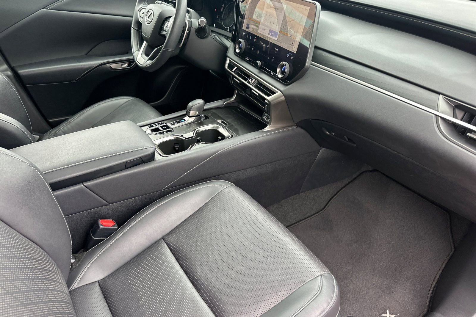 Used 2023 Lexus RX 350 w/ Cold Area Package image 19