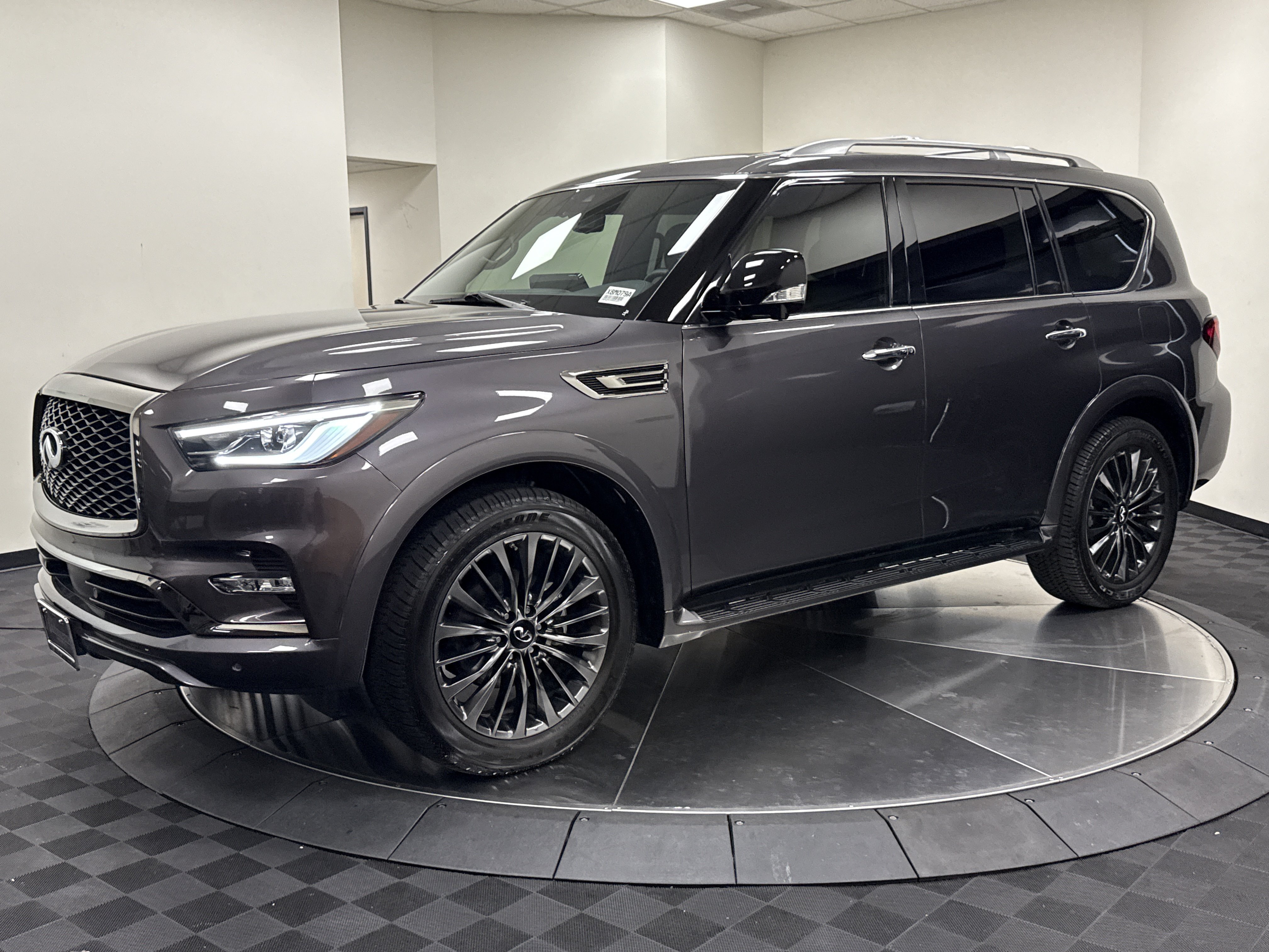 Certified 2024 INFINITI QX80 Sensory AWD/4WD image 3