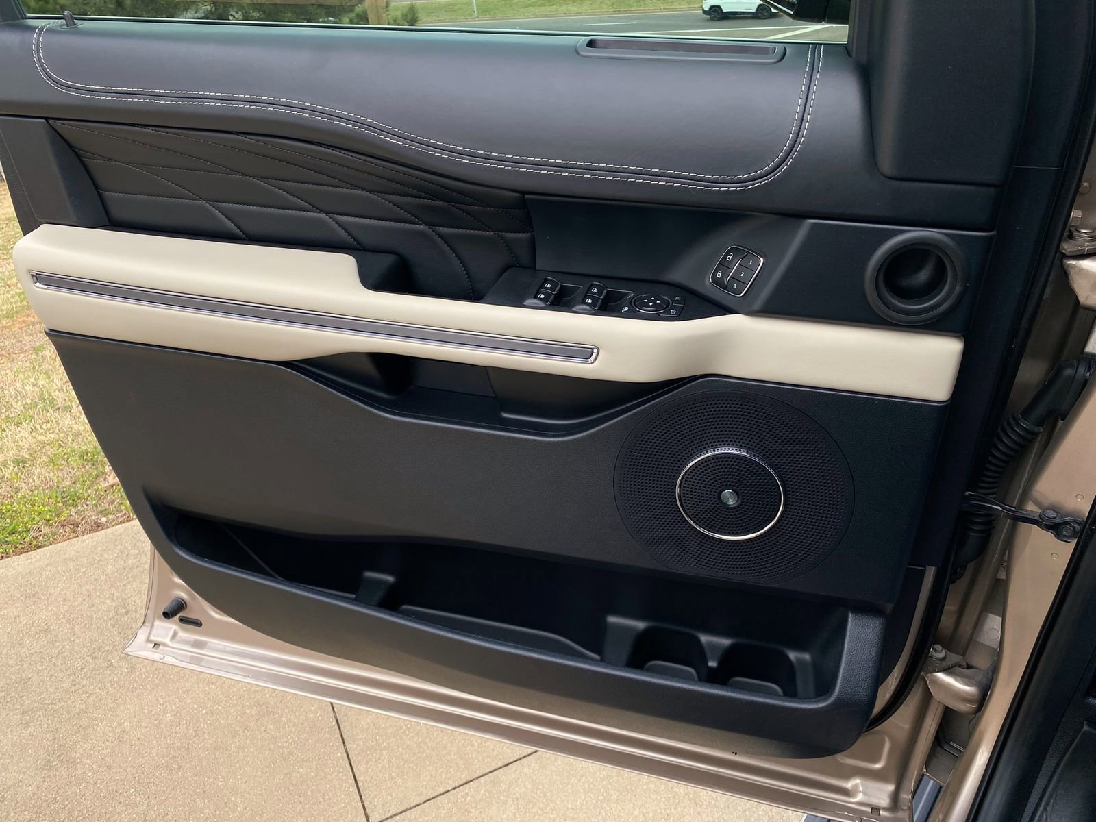 Used 2020 Ford Expedition Platinum image 26