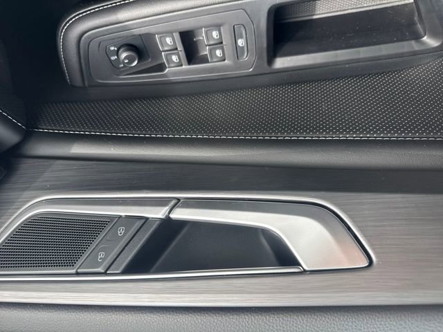 Used 2024 Volkswagen Atlas Cross Sport SE image 21