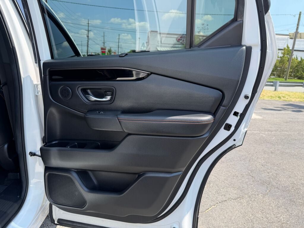 Used 2023 Honda Pilot TrailSport image 25