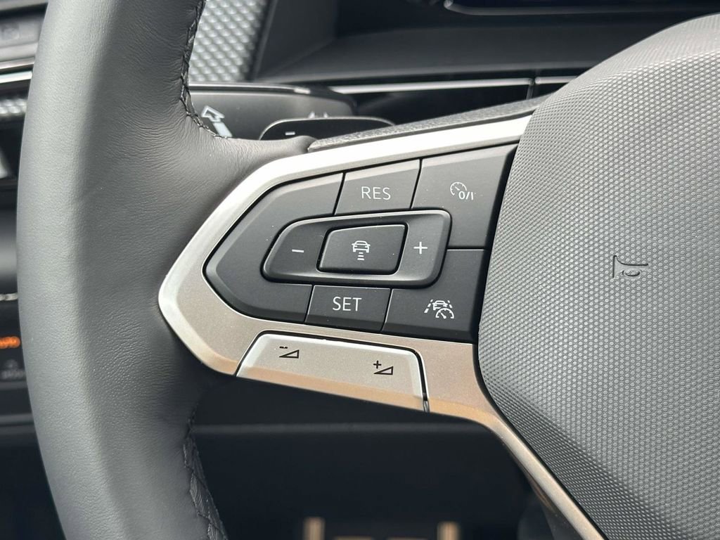 New 2026 Volkswagen Atlas Cross Sport SEL Premium R-Line image 17