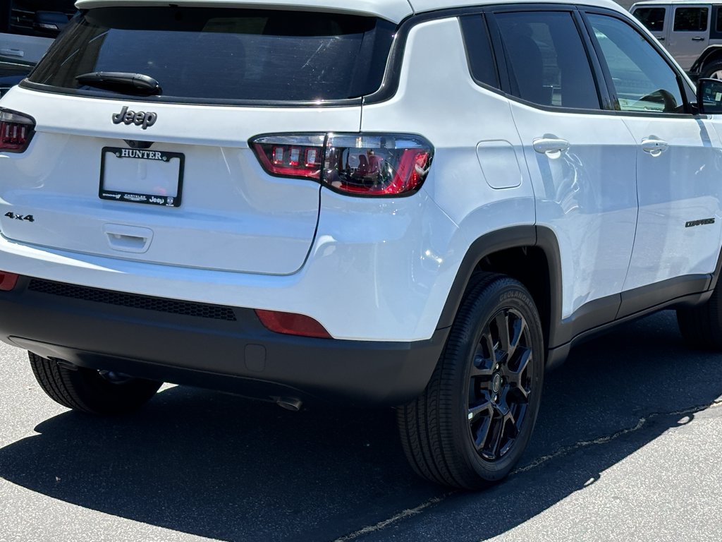 New 2026 Jeep Compass Latitude AWD/4WD image 8