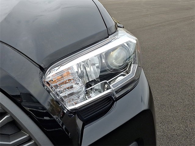 Used 2022 Toyota Tacoma TRD Off-Road image 13