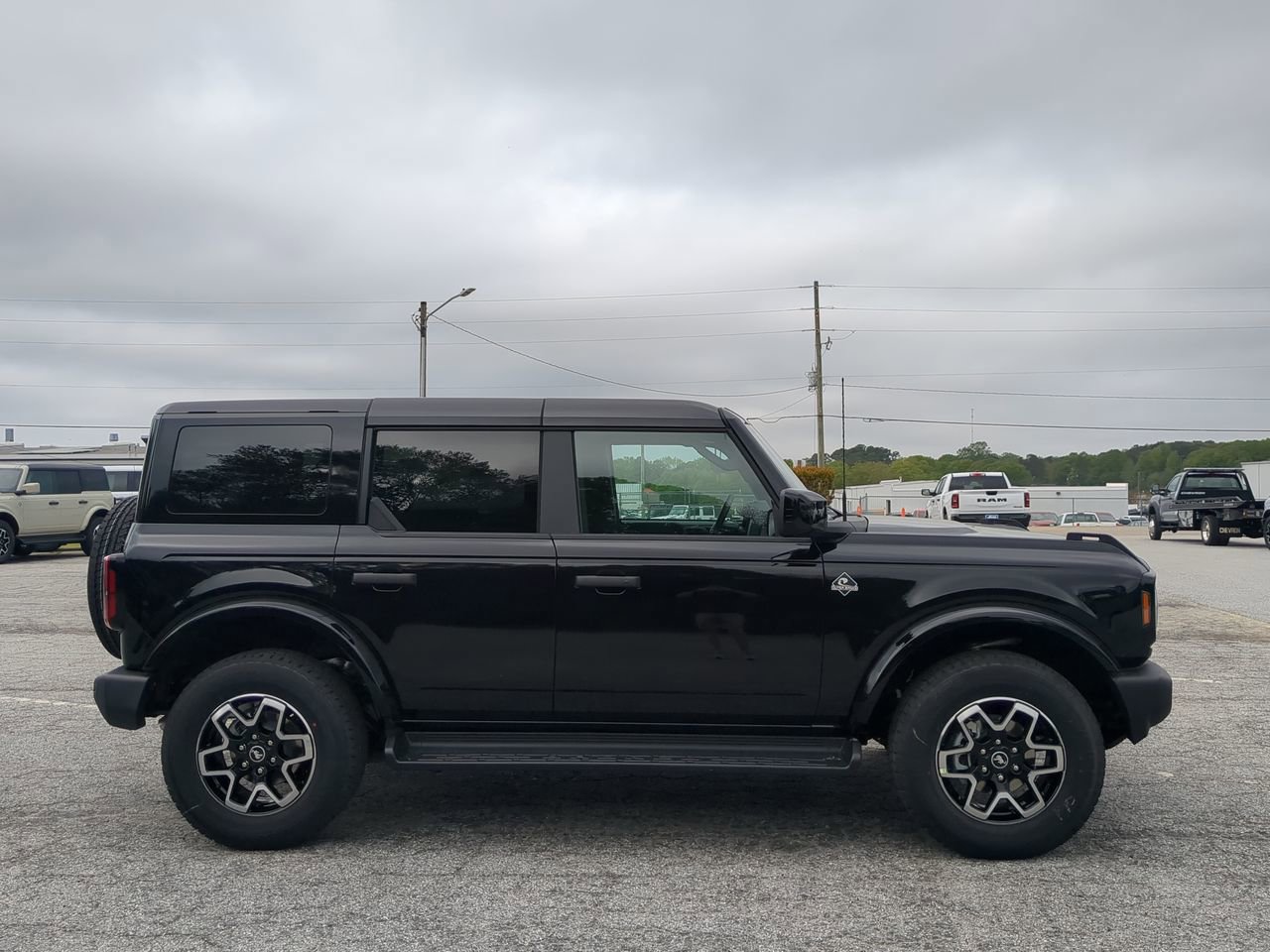 New 2026 Ford Bronco Outer Banks AWD/4WD image 2