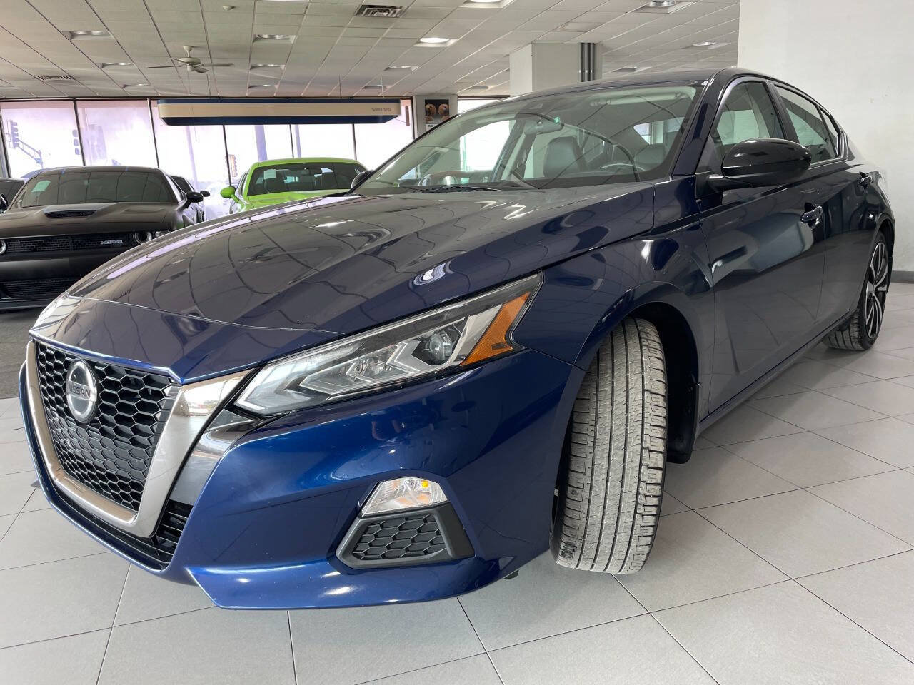Used 2022 Nissan Altima 2.5 SR FWD image 3