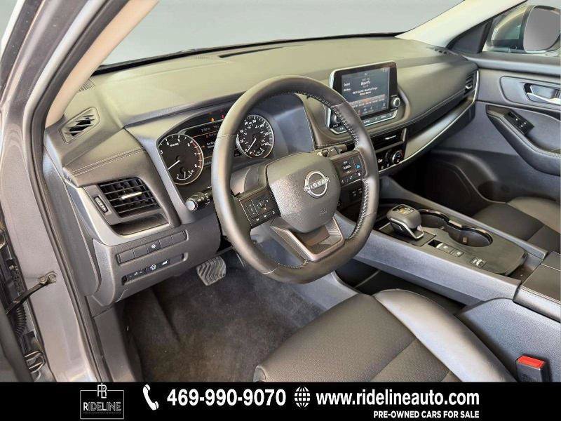 Used 2025 Nissan Rogue SV w/ SV Premium Package FWD image 10