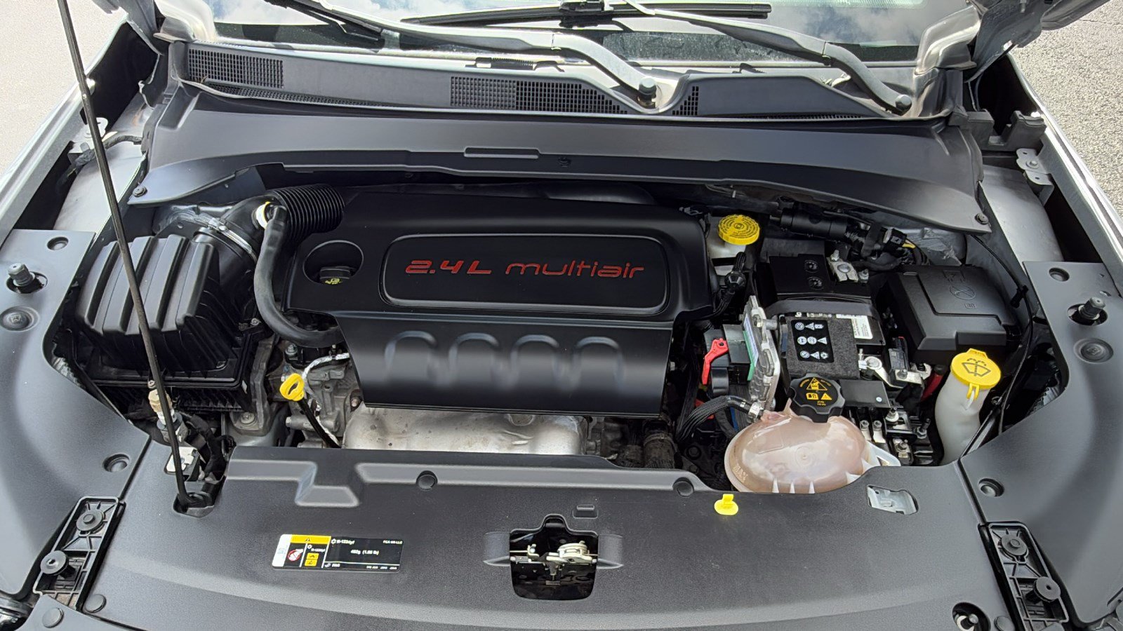 Used 2022 Jeep Compass Latitude FWD image 30