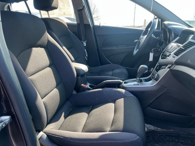 Used 2015 Chevrolet Cruze LT FWD image 11