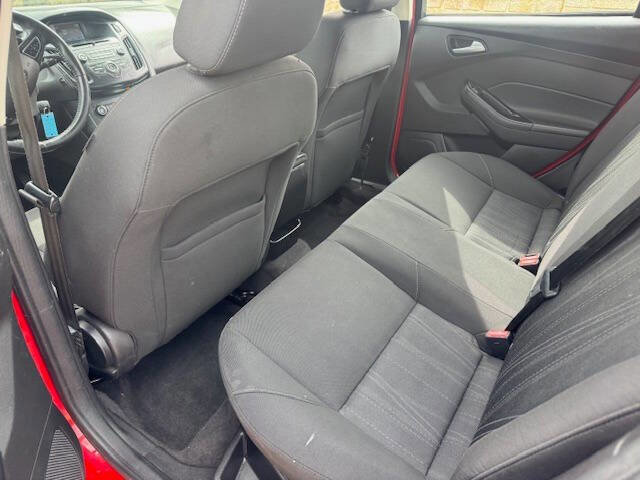 Used 2015 Ford Focus SE w/ SE Sport Package image 20