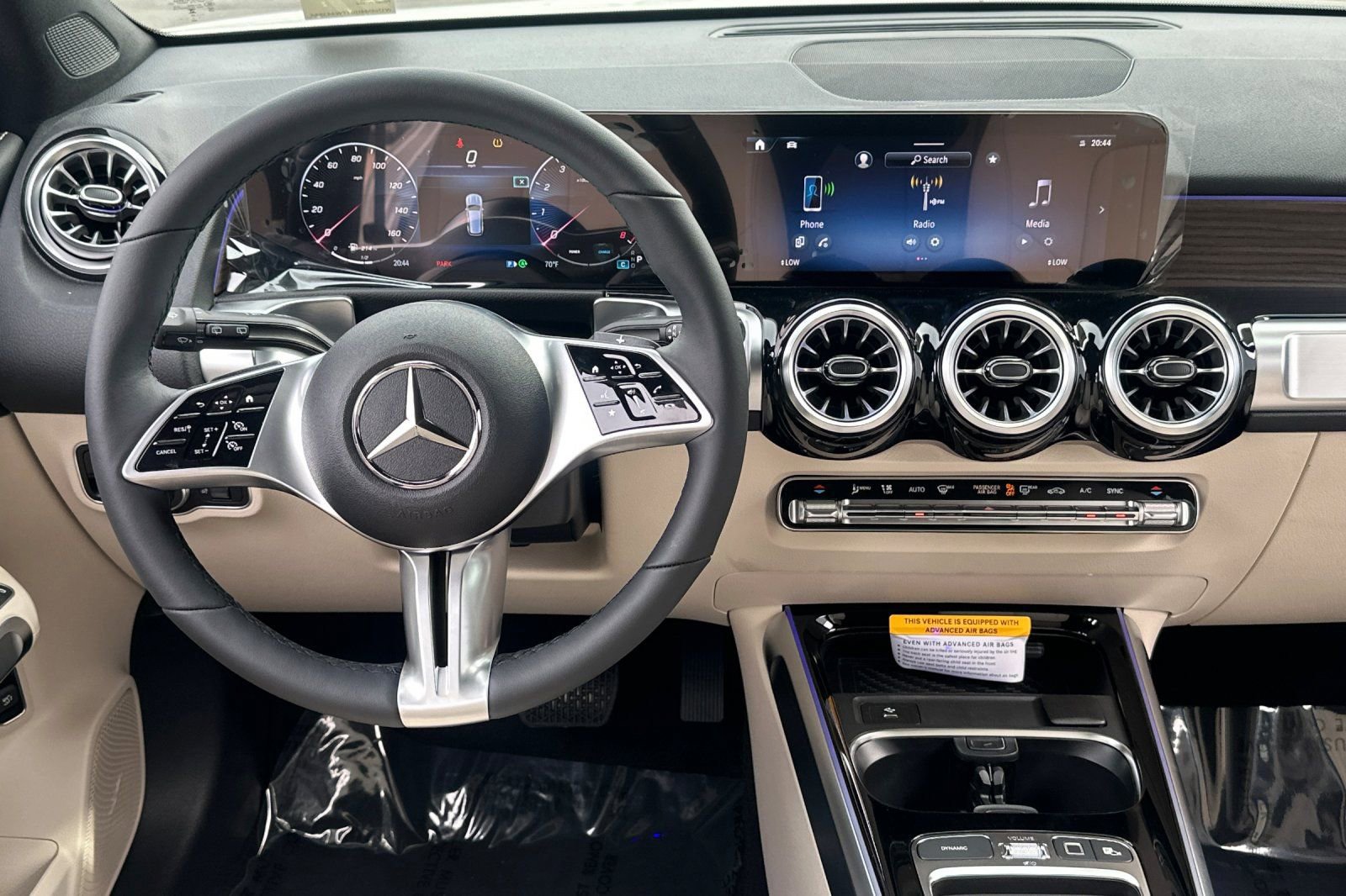 New 2026 Mercedes-Benz GLB 250 4MATIC image 24
