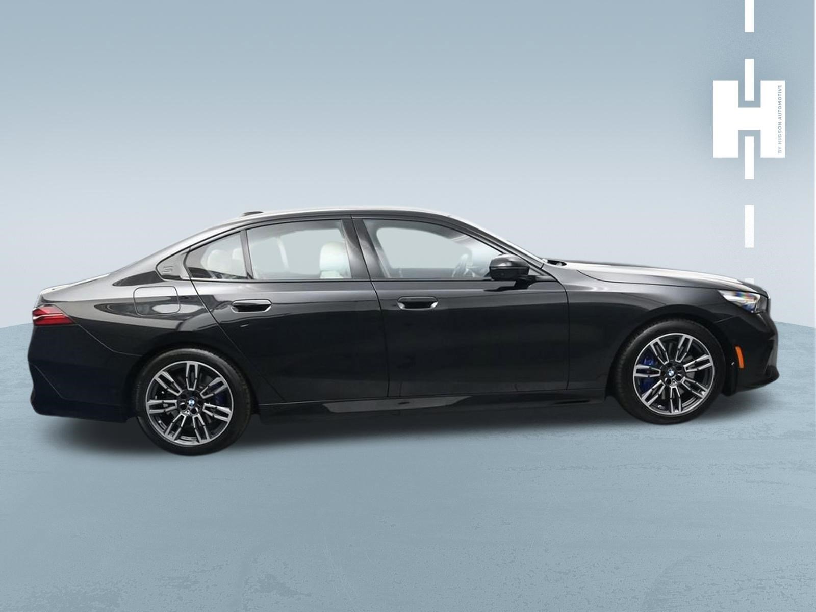Used 2024 BMW 540i xDrive w/ Premium Package AWD/4WD image 3