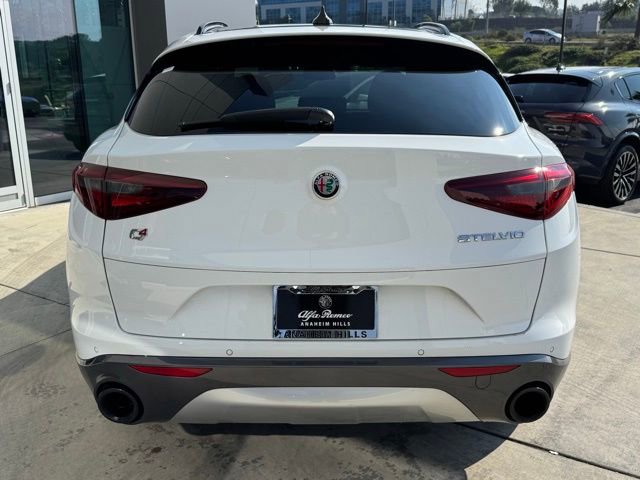 Used 2023 Alfa Romeo Stelvio Ti image 7