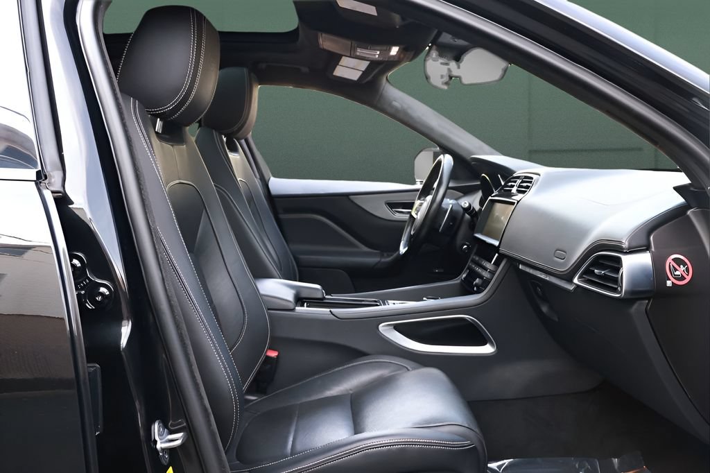 Used 2019 Jaguar F-PACE S AWD/4WD image 29