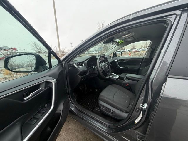 Used 2025 Toyota RAV4 XLE AWD/4WD image 11