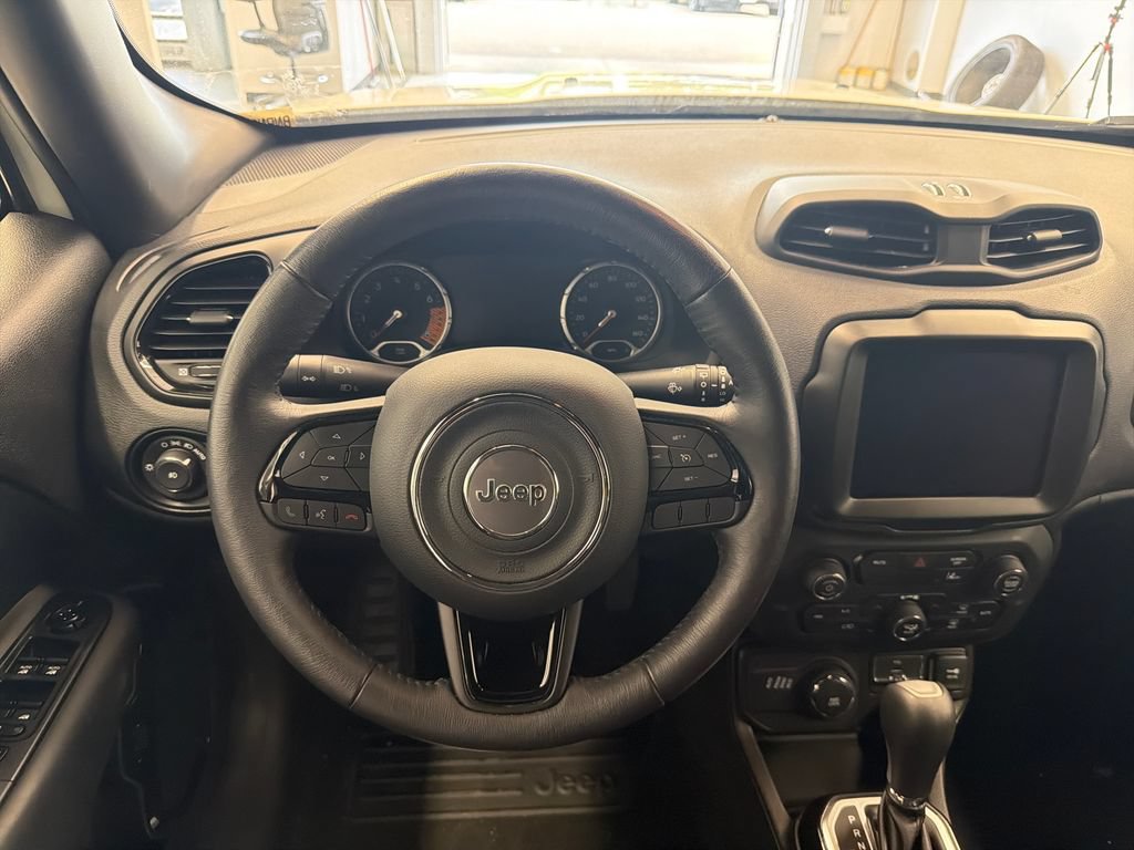 Certified 2022 Jeep Renegade Altitude w/ Convenience Group AWD/4WD image 18