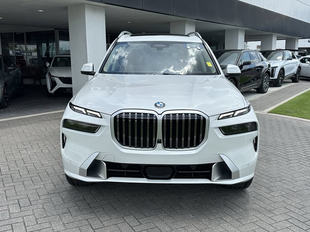 Used 2024 BMW X7 xDrive40i AWD/4WD image 2
