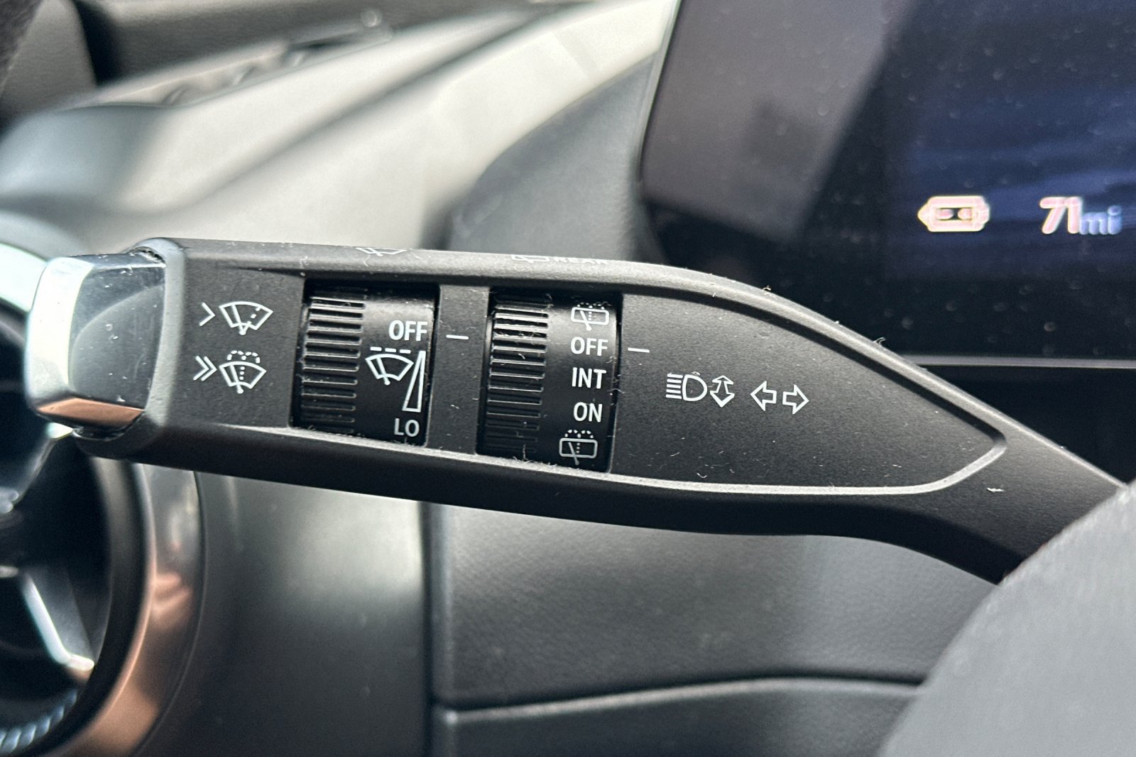 Used 2025 Chevrolet Equinox EV LT FWD image 34