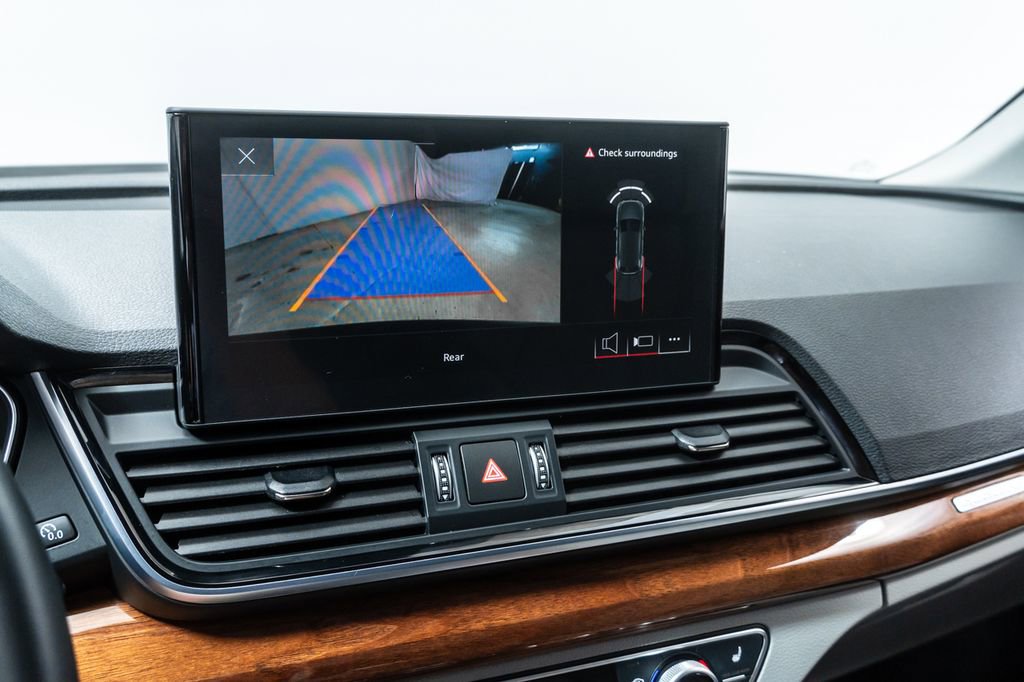 Used 2022 Audi Q5 e Premium w/ Convenience Package image 17