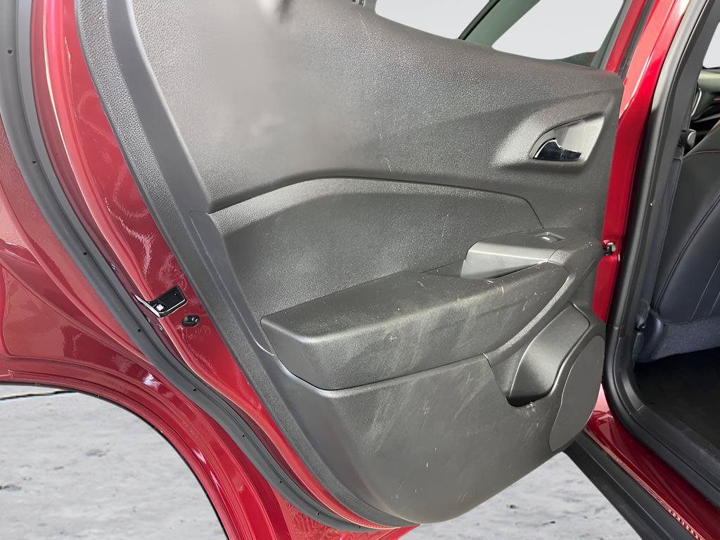 Used 2025 Chevrolet Trax RS w/ Driver Confidence Package FWD image 11
