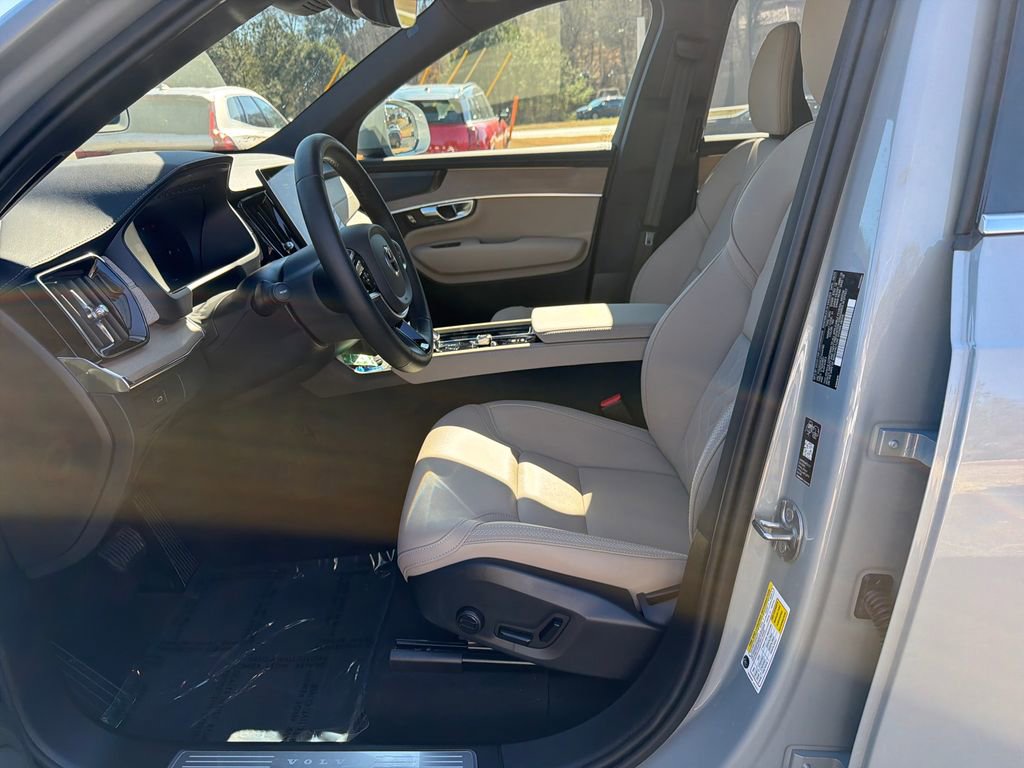 Used 2026 Volvo XC90 B6 Plus w/ Protection Package Premier image 11