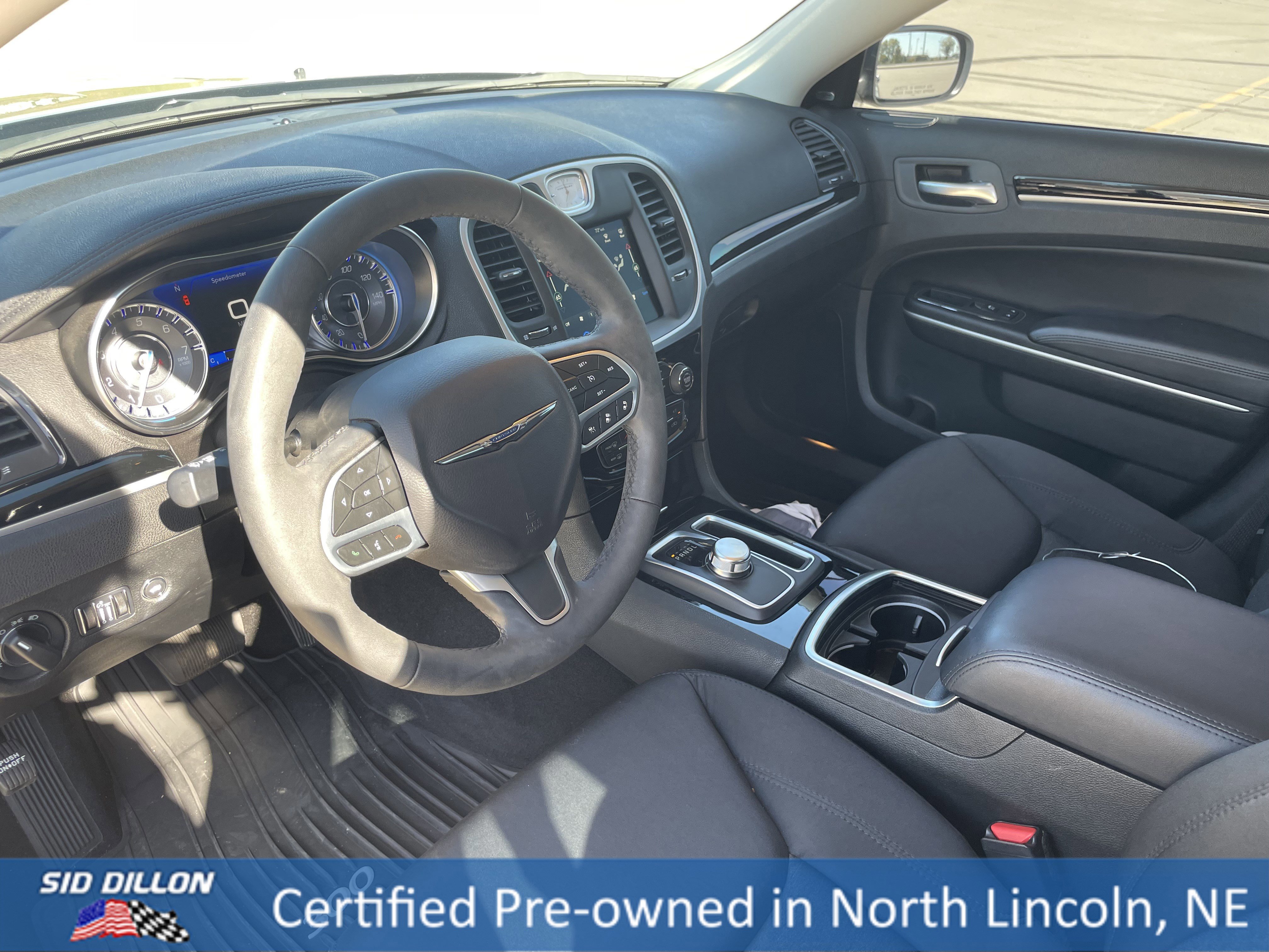 Used 2023 Chrysler 300 Touring w/ Safetytec Plus Group image 18