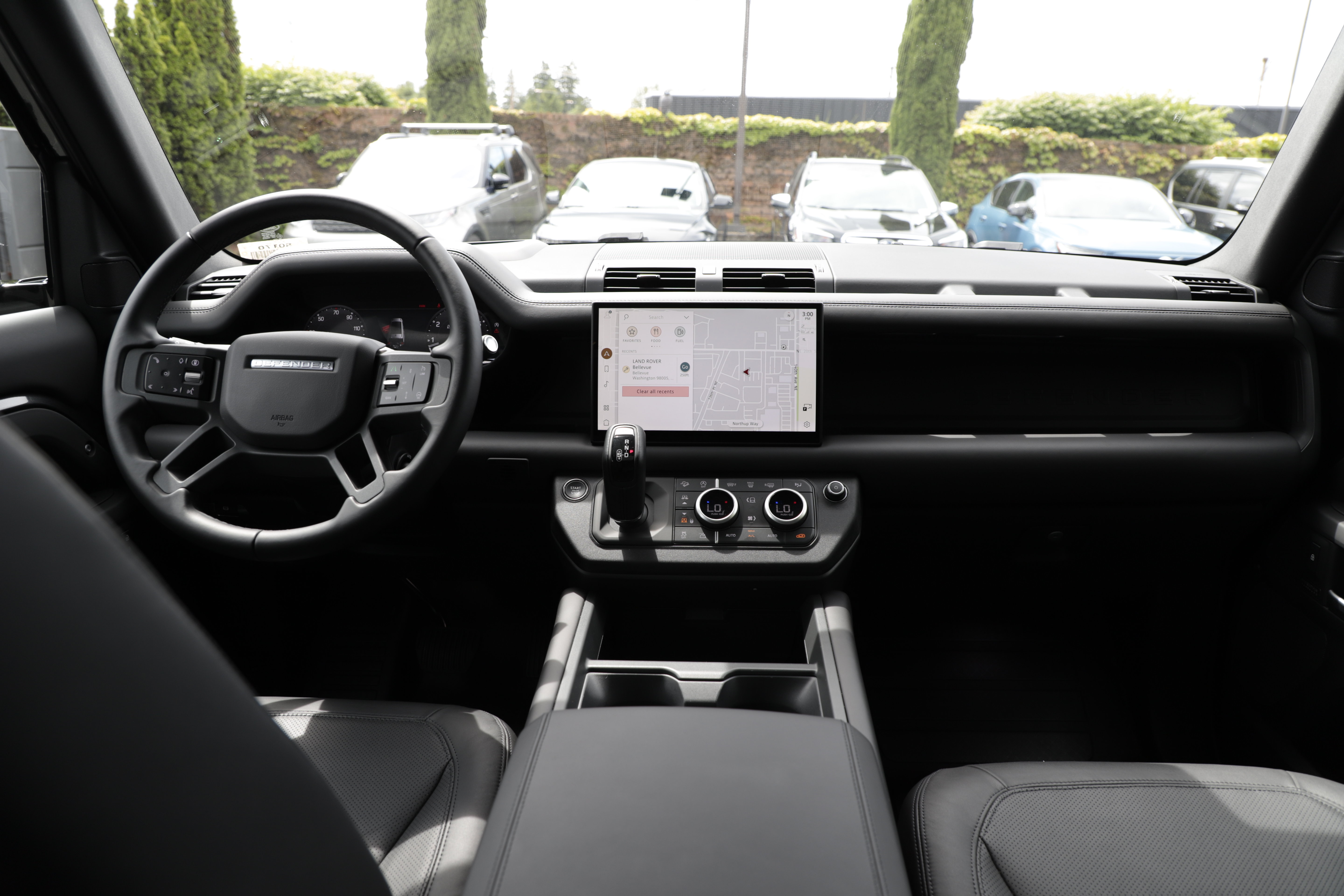 Certified 2025 Land Rover Defender 130 X-Dynamic SE AWD/4WD image 16
