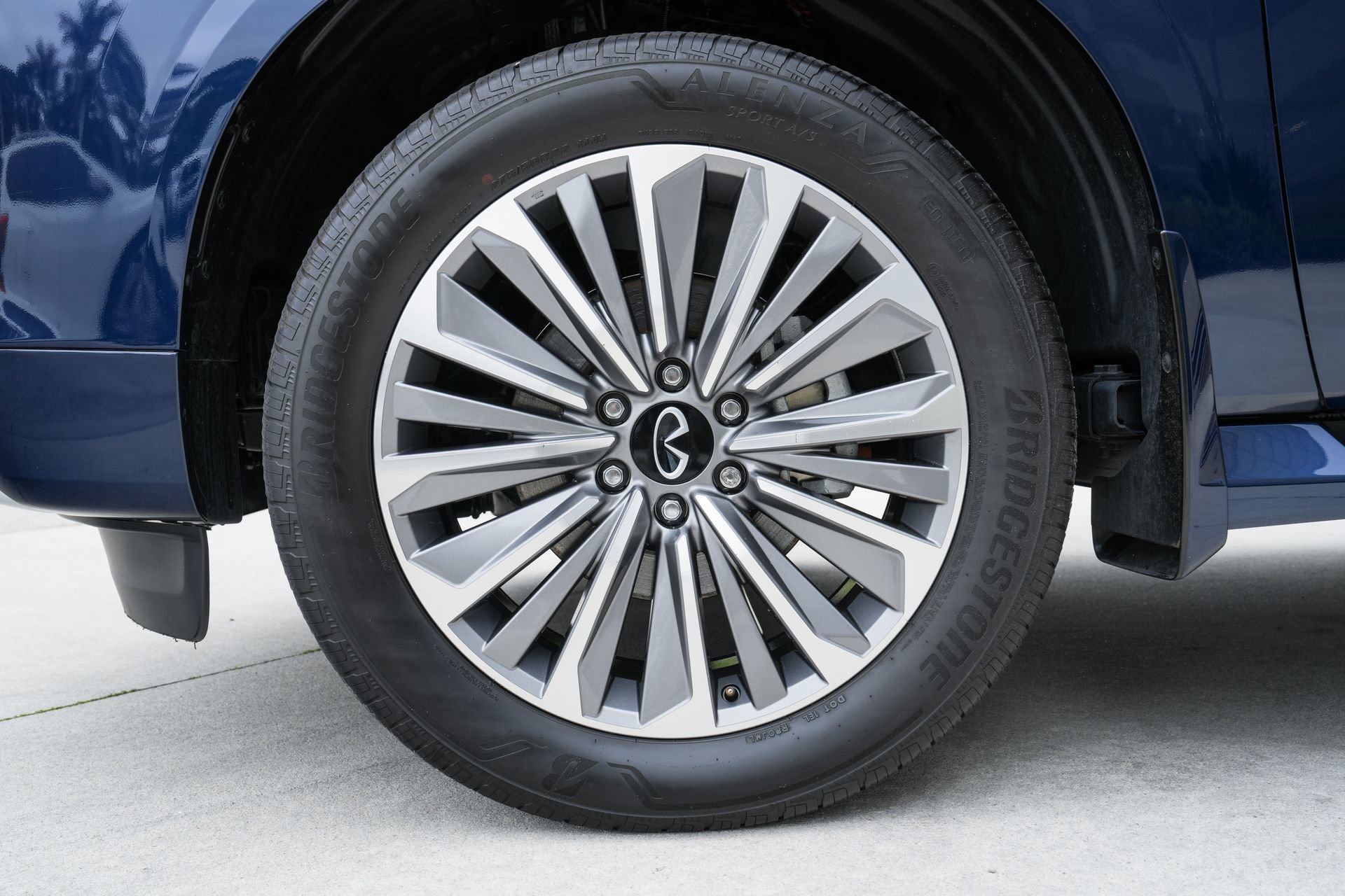 Certified 2026 INFINITI QX80 Luxe w/ Cargo Package AWD/4WD image 29