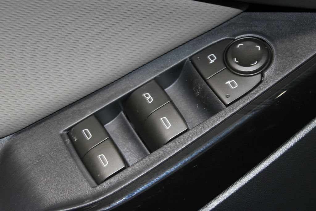New 2026 Chevrolet Equinox LT w/ Convenience Package II FWD image 38