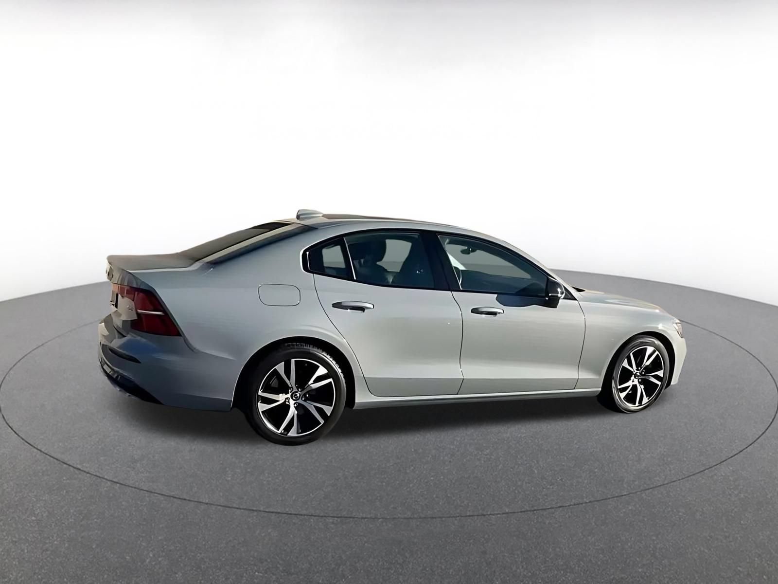 Used 2024 Volvo S60 B5 Core FWD image 13