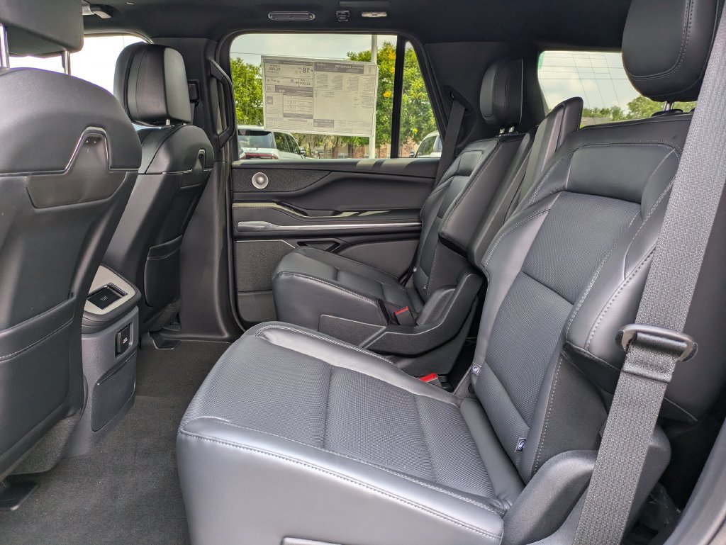 New 2027 Lincoln Navigator Reserve w/ Jet Appearance Package RWD image 14