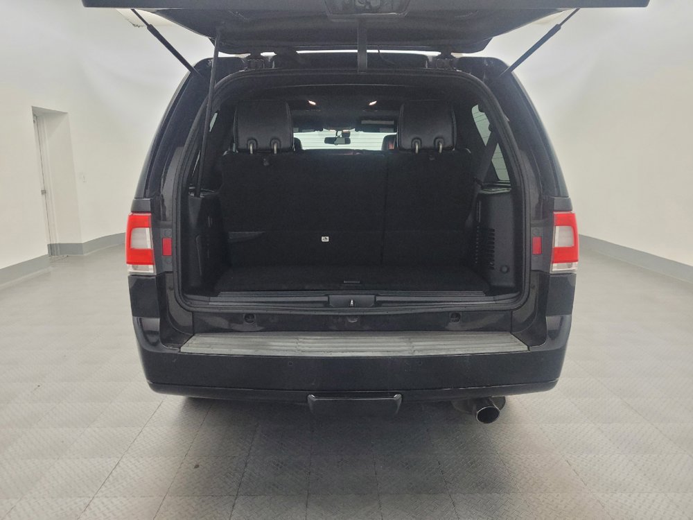 Used 2017 Lincoln Navigator Select RWD image 29