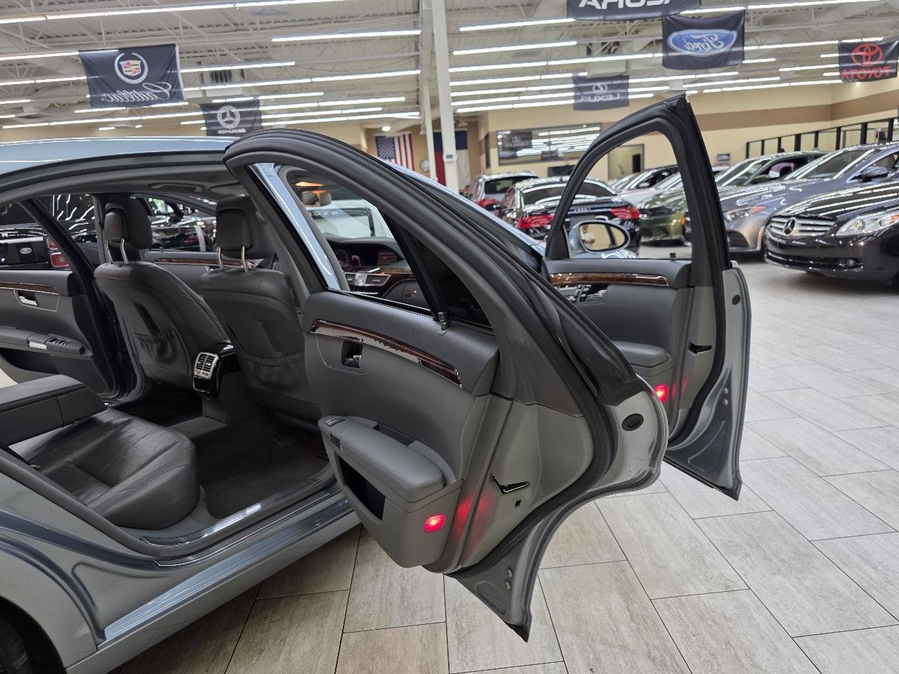 Used 2008 Mercedes-Benz S 550 image 15