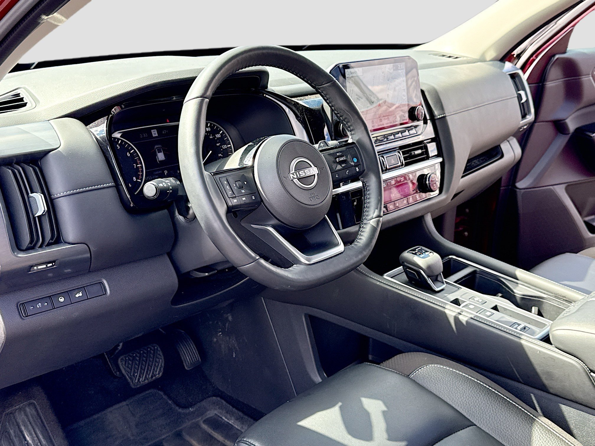 Used 2024 Nissan Pathfinder SL FWD image 4