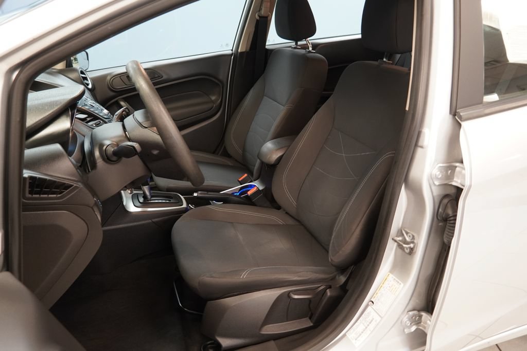 Used 2018 Ford Fiesta SE FWD image 3