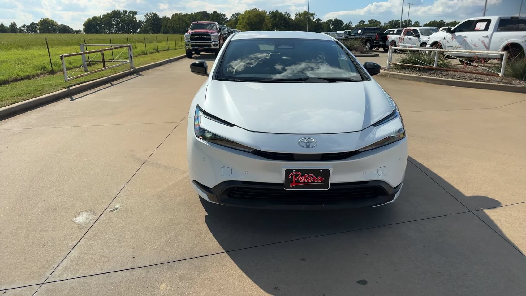 Used 2025 Toyota Prius LE FWD image 4