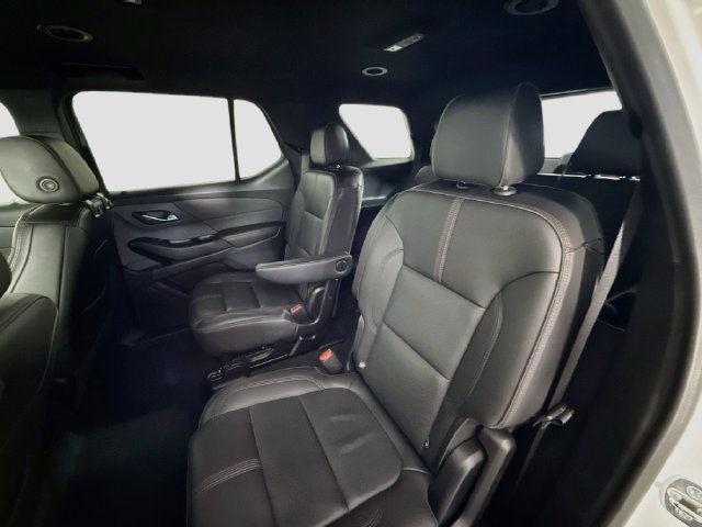 Used 2022 Chevrolet Traverse RS FWD image 24