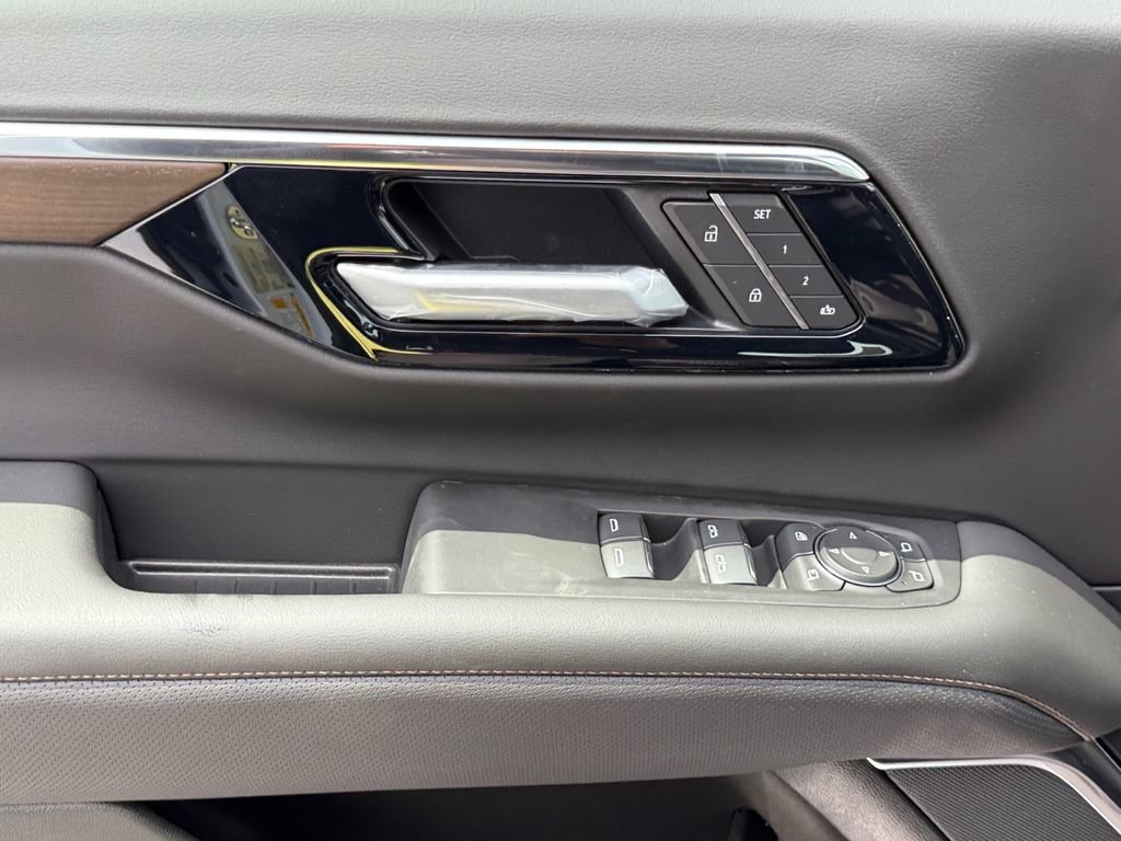 New 2026 Chevrolet Tahoe High Country AWD/4WD image 11