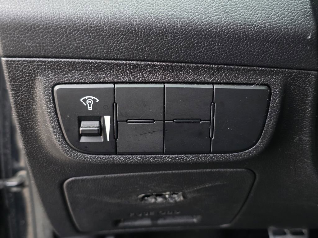 Used 2013 Hyundai Veloster Turbo image 24