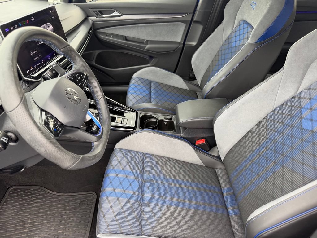 Used 2025 Volkswagen Golf w/ Euro Style Package AWD/4WD image 28
