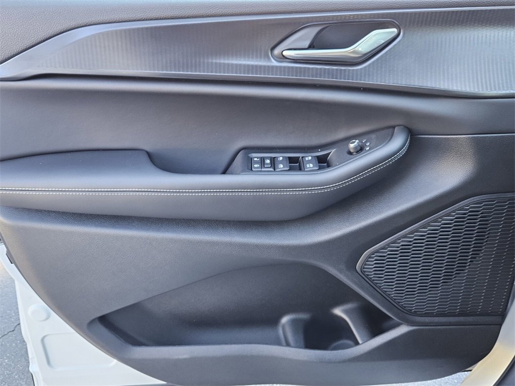 New 2025 Jeep Grand Cherokee Altitude image 25